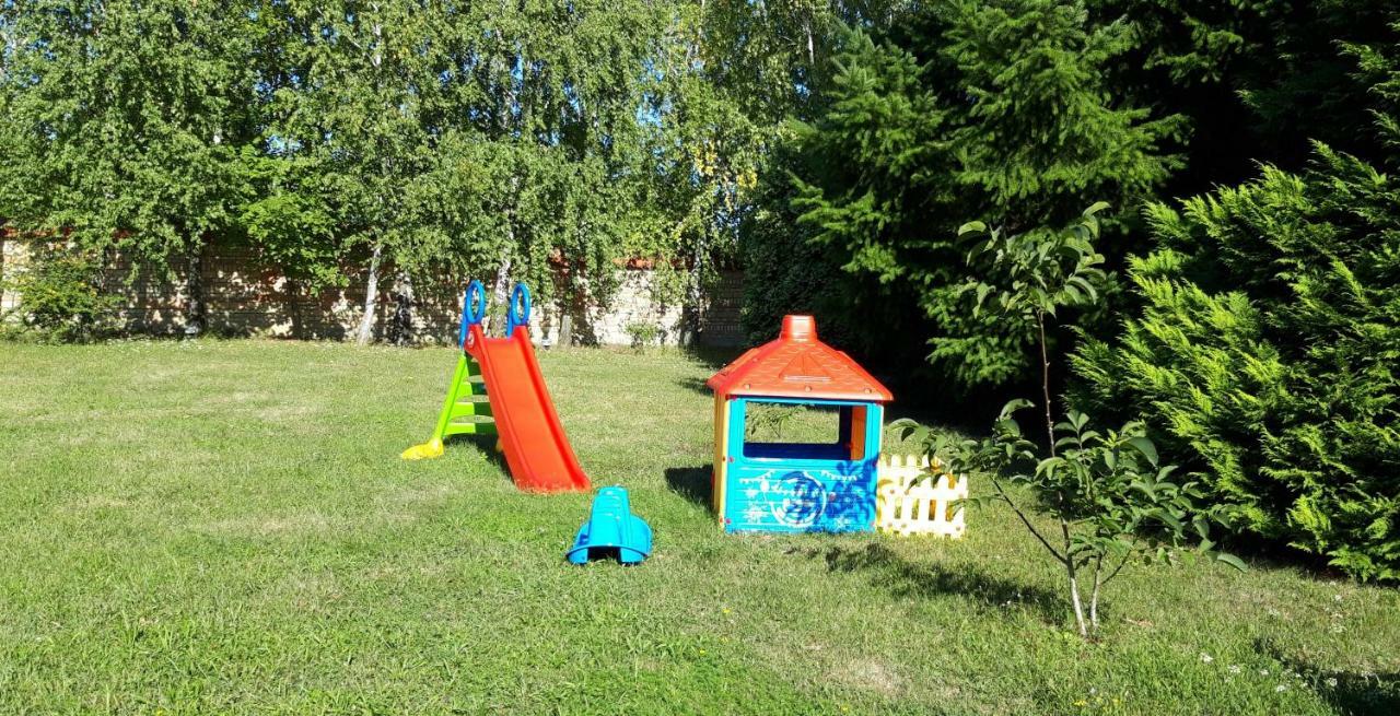Domacinstvo Bakic Irig Exterior foto